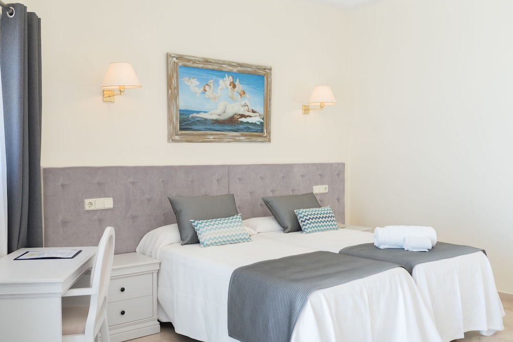 Grand Hotel Palladium — Santa Eularia Des Riu — photo 4