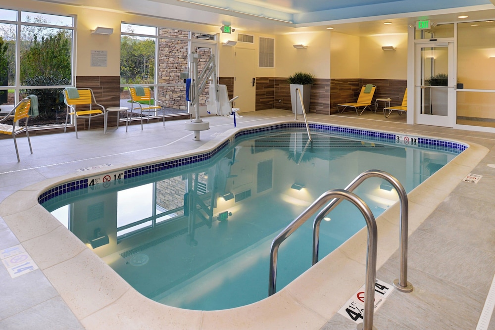 Fairfield by Marriott Inn & Suites Plymouth White Mountains - photo 31