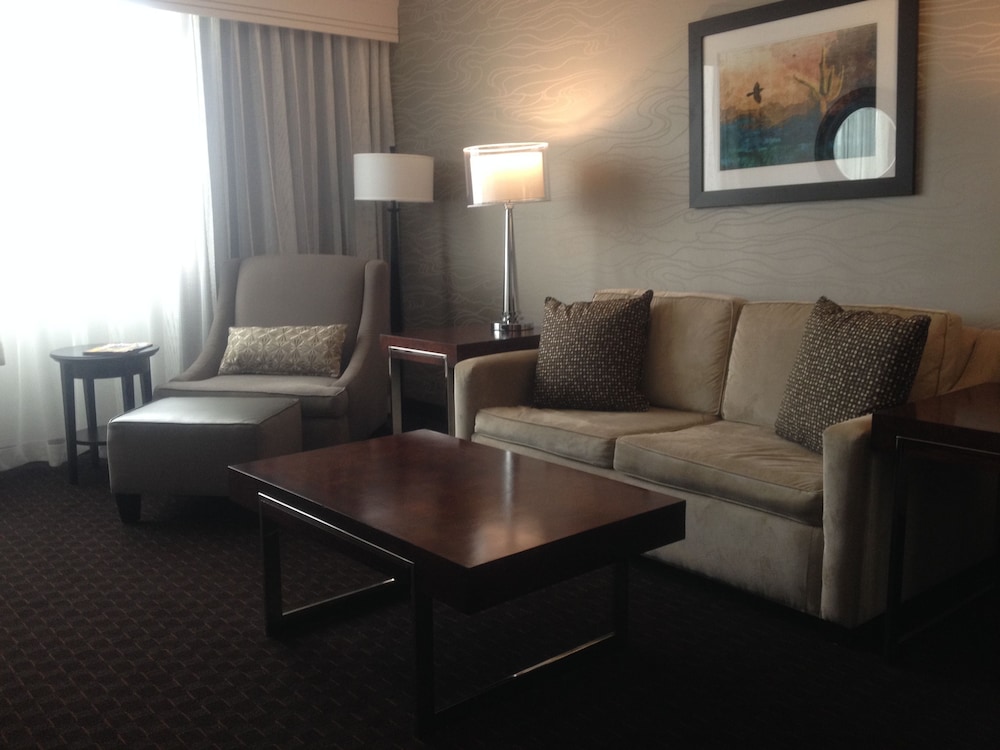 Crowne Plaza Phoenix Airport PHX by IHG - photo 7