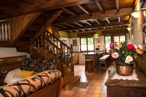 Casa Rural La Regoria — 4-Star Luxury Hotel in Carrena, Spain