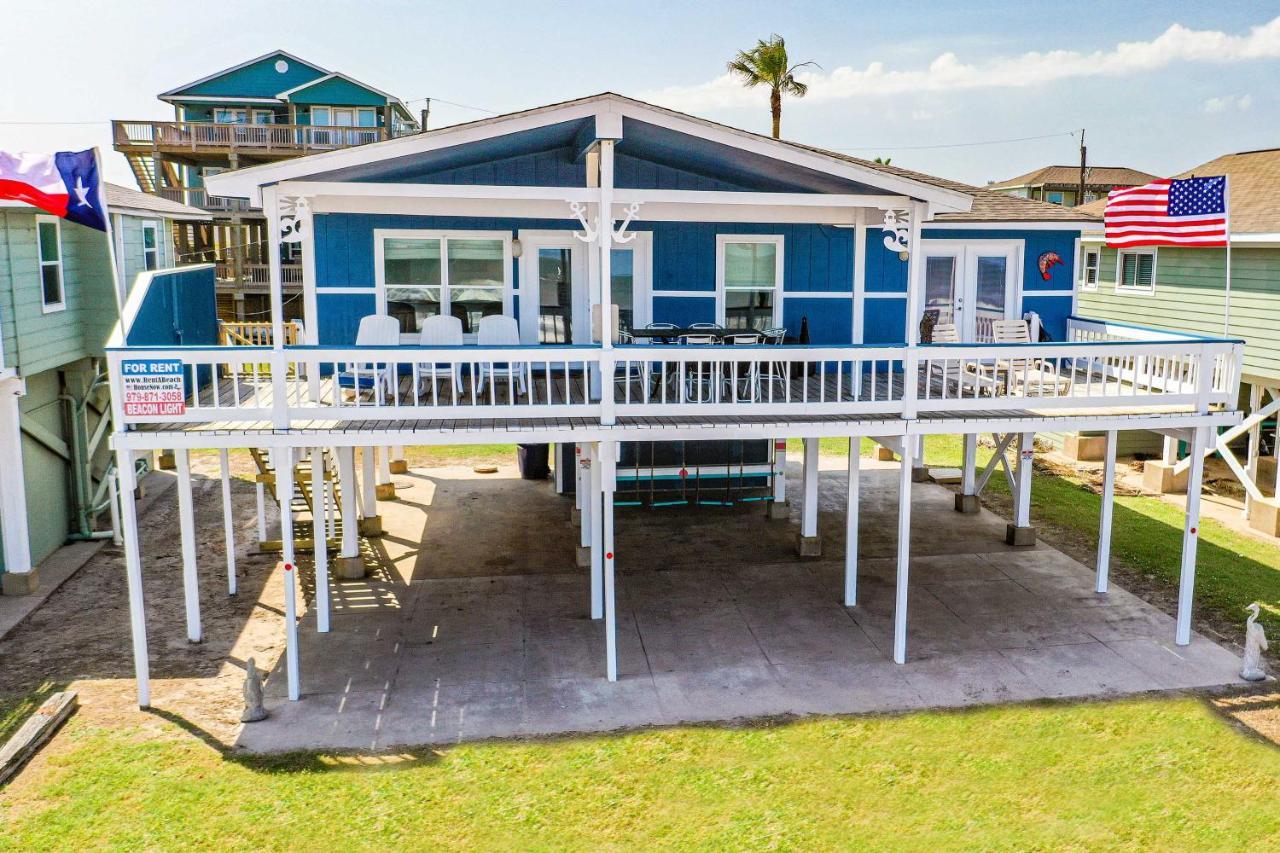 Deck And Gulf Access Surfside Beach Home — 4-Star Luxury Hotel in Freeport, United States
