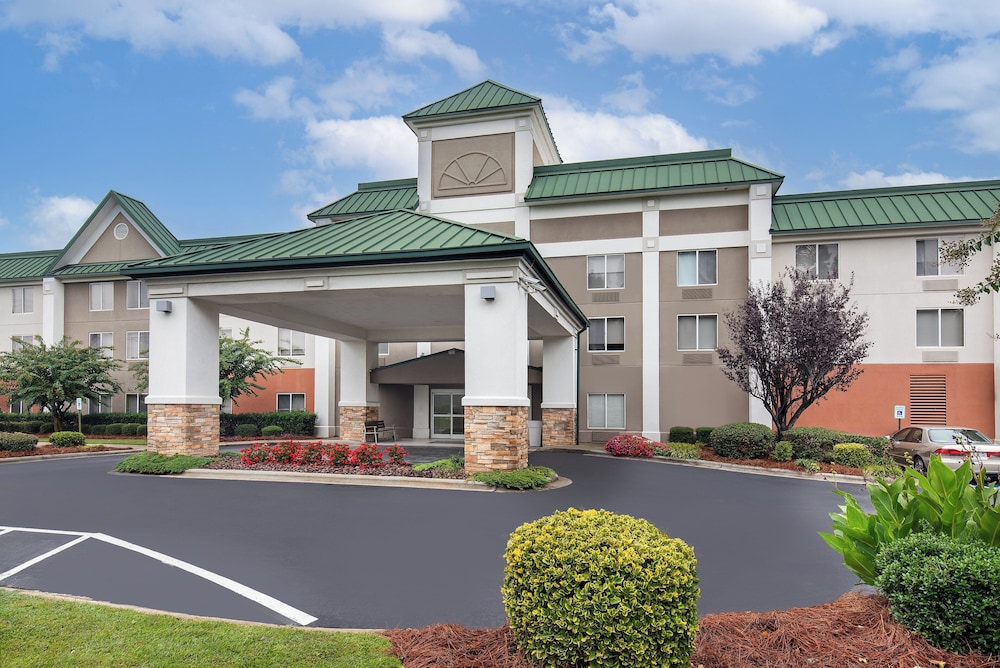 Holiday Inn Express Hotel and Suites Kings Mountain by IHG - photo 57