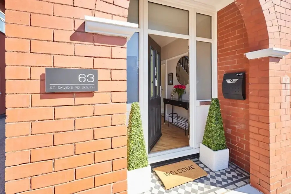 Host Stay The Retreat — hotel in Lytham St Annes