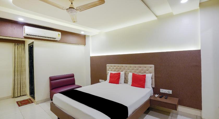 Capital O74962 Hotel Sapna