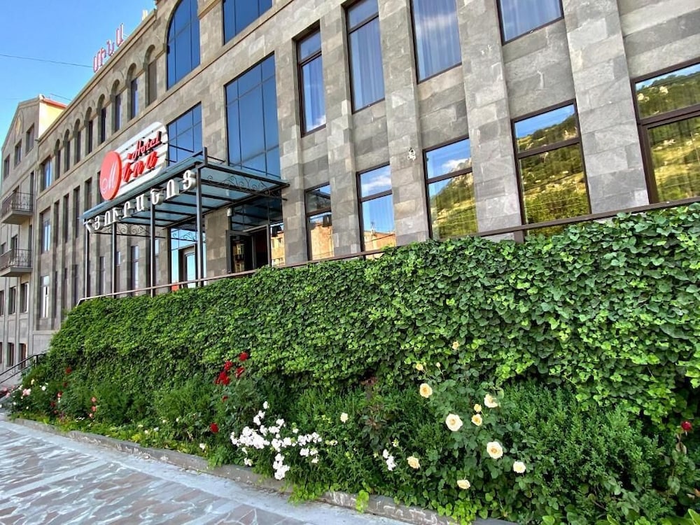 Hotel Mina - carbon neutral hotel in Goris