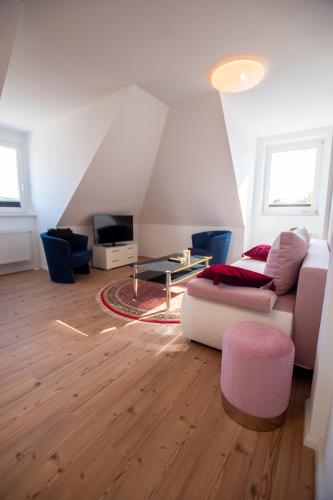 NB Katharinenviertel Zwei Zimmer Wohnung — 4-Star Luxury Hotel in Neubrandenburg, Germany