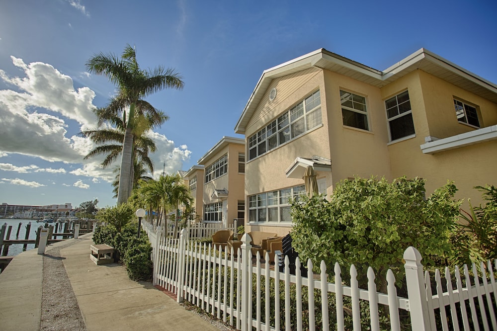 Barefoot Beach Resort - photo 35