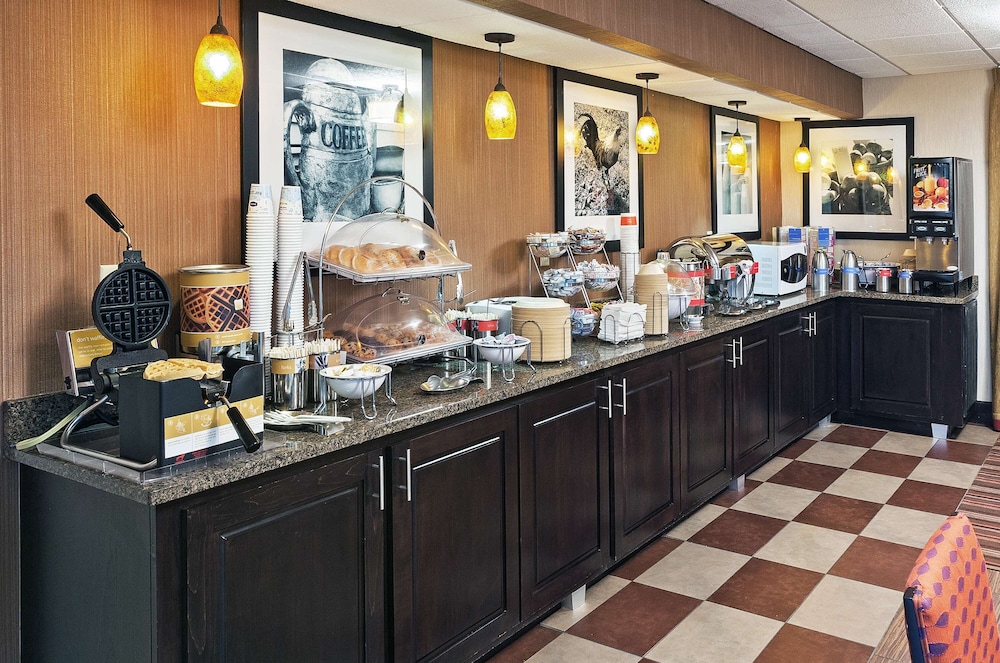 Hampton Inn by Hilton Clarksville - photo 32