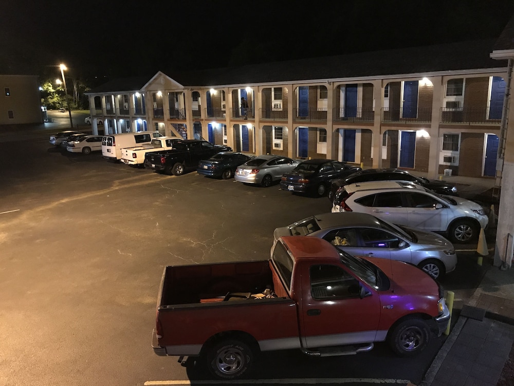 Towne Inn - photo 20