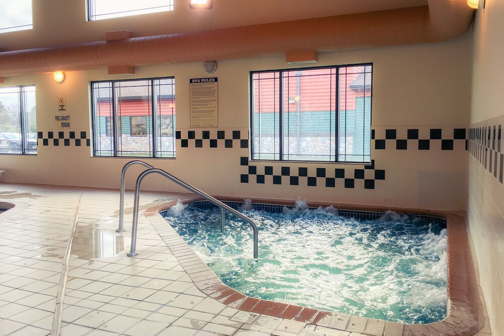 White Oak Inn & Suites - photo 8