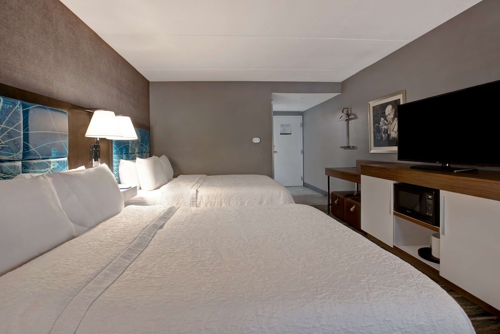Hampton Inn Olive Branch - photo 6