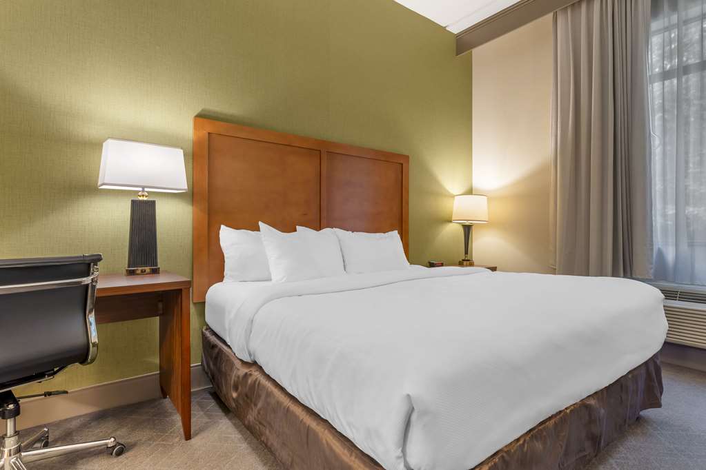 Comfort Inn & Suites LaVale Cumberland - photo 9