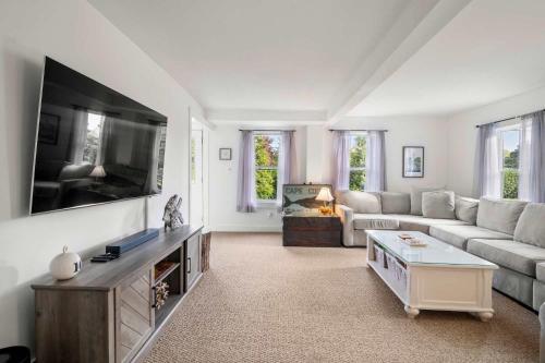 Walk to Water Access to Hiking Trails in Harwich, United States