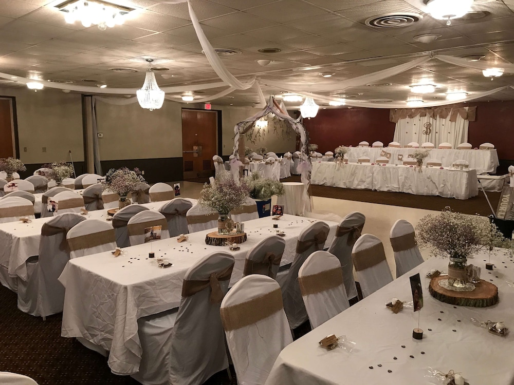 Ramada by Wyndham Albert Lea - photo 78