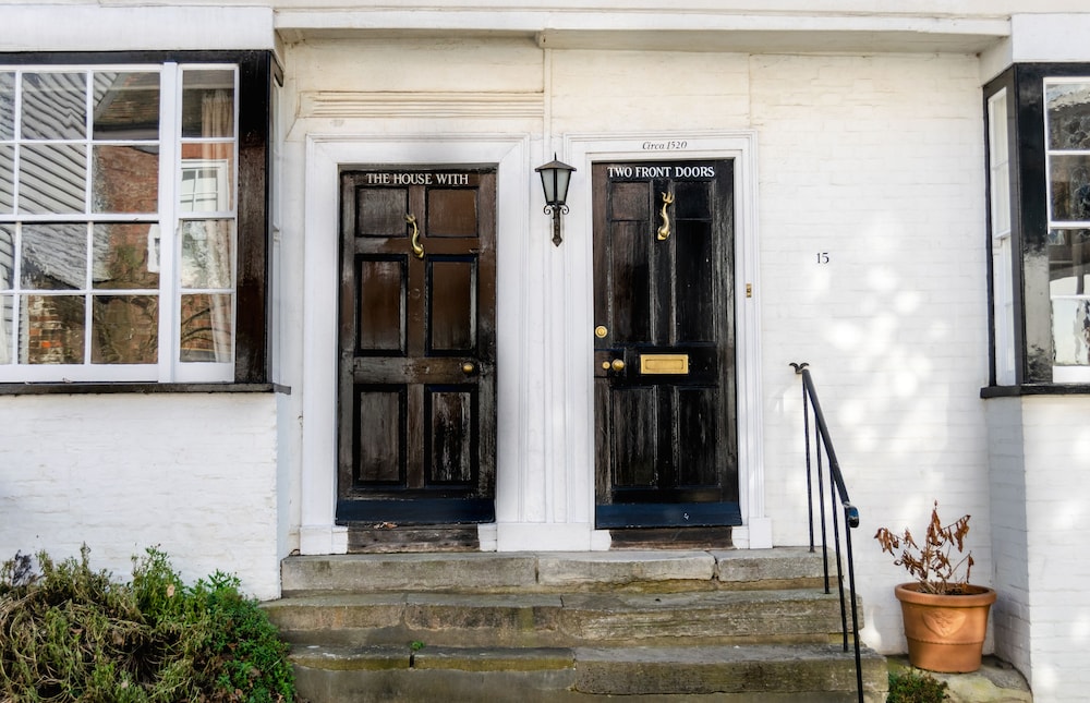 The House with Two Front Doors — 4-Star Luxury Hotel in Rye, United Kingdom