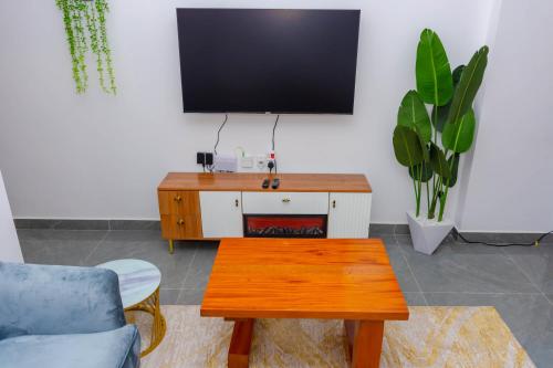1 bedroom condo Riverside Drive with gym