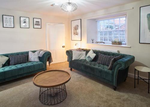 Host & Stay Middle Farmhouse