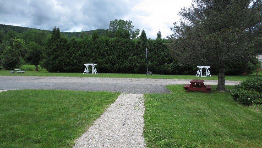 The Villager Motel - photo 30