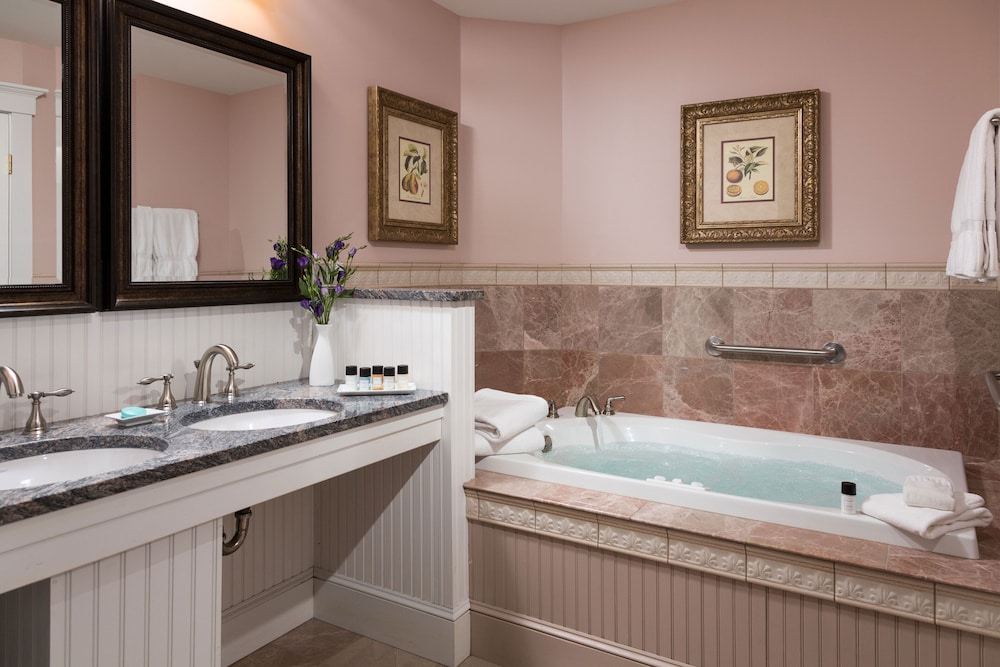 Grand Harbor Inn - photo 26