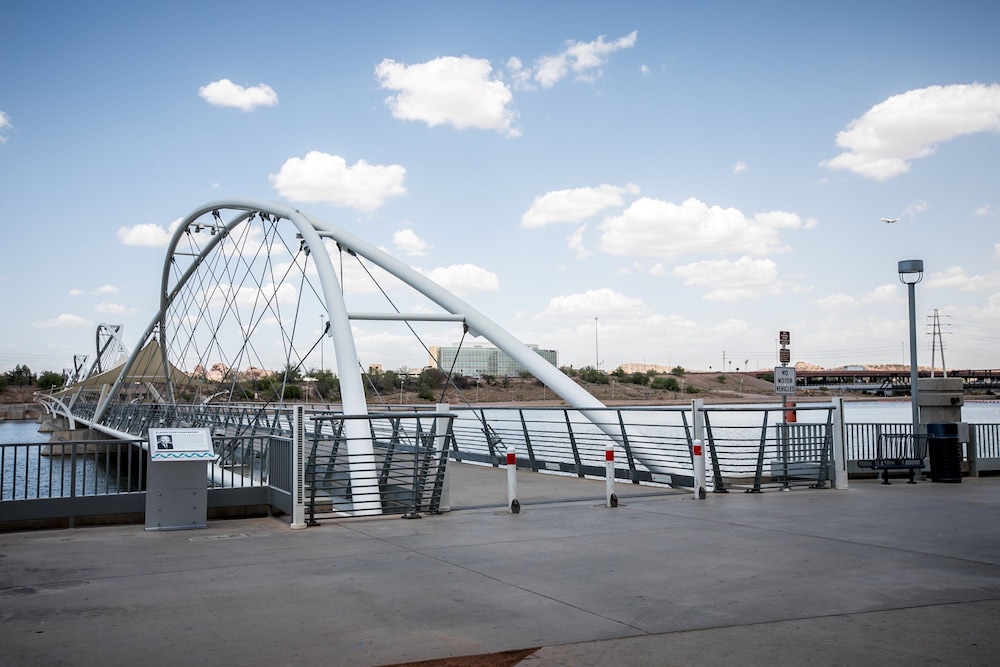 Holiday Inn Hotel & Suites Phoenix Airport By Ihg - photo 60
