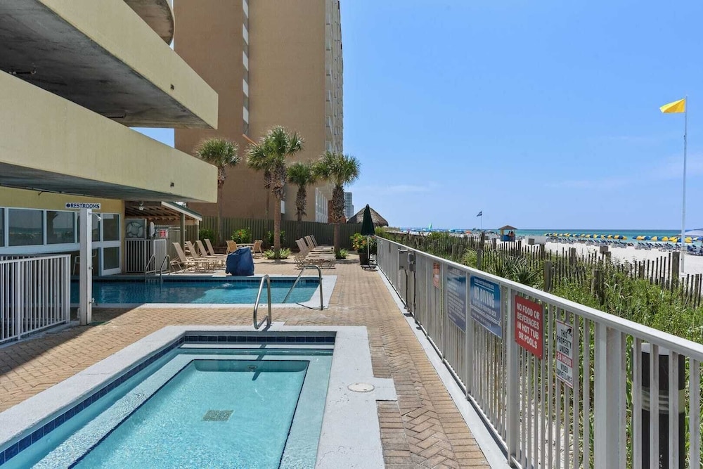 Emerald Isle Resort 1409 Beachfront Access Chairs Incl Pool Ocean Views - photo 21