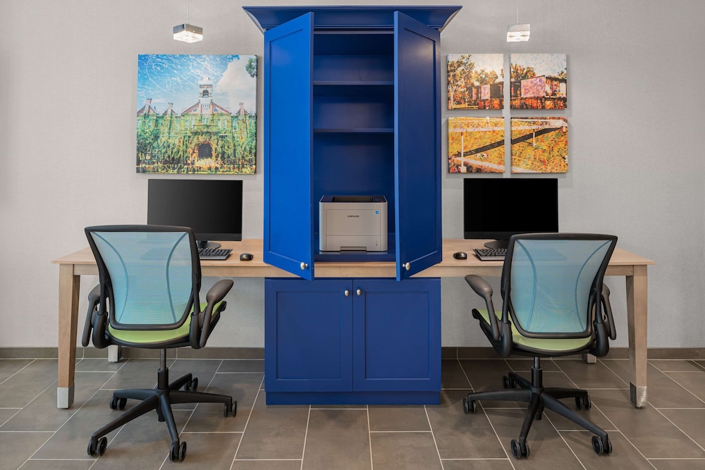 Home2 Suites by Hilton Des Moines at Drake University - photo 32