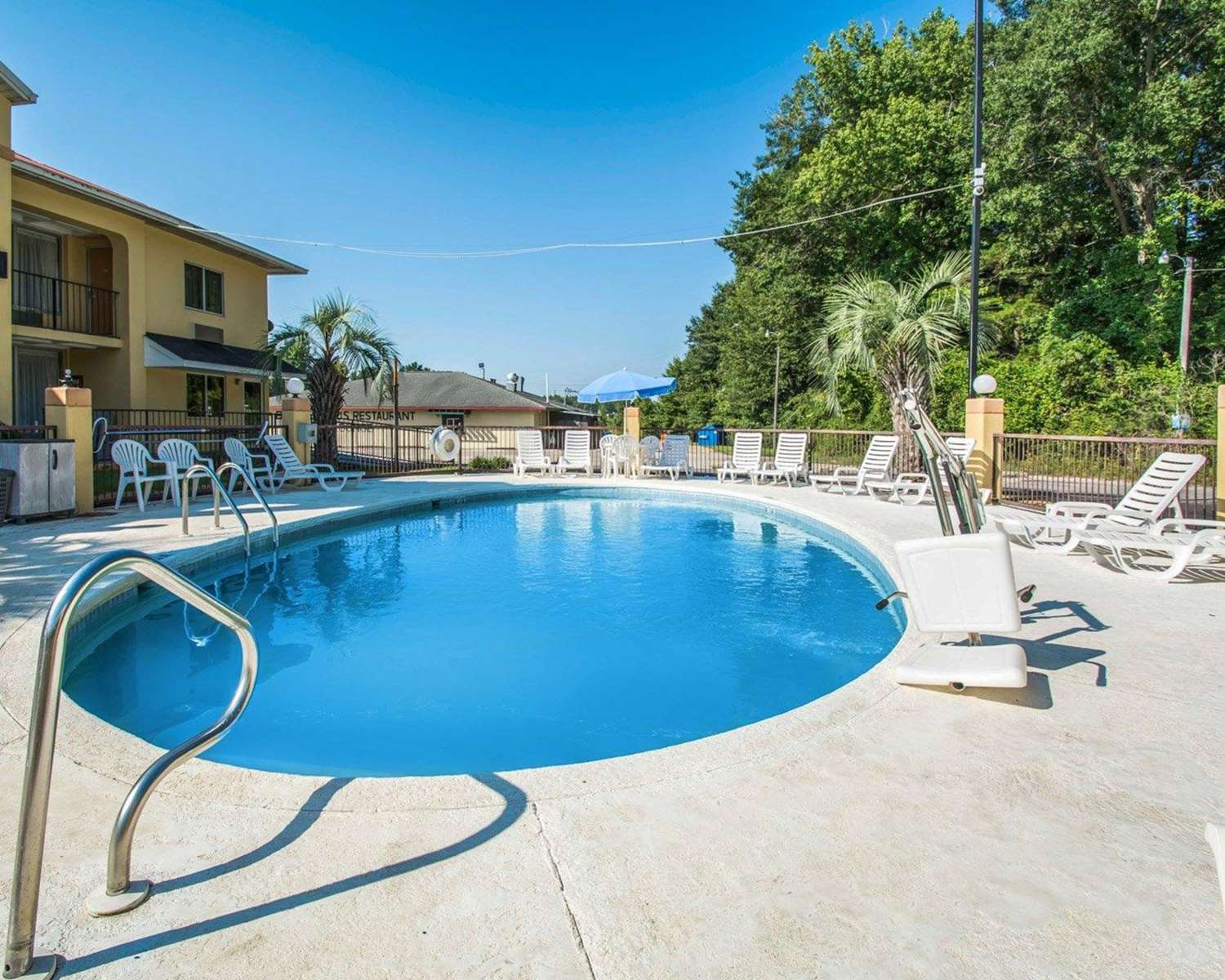 Red Roof Inn Evergreen - photo 17