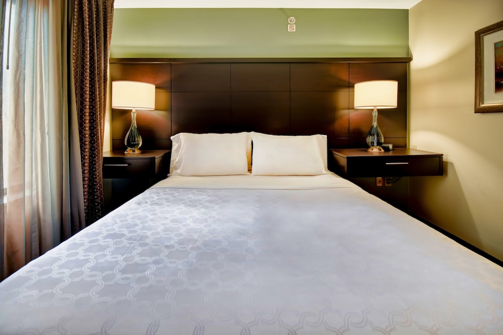 Staybridge Suites Middleton Madison West by IHG - photo 20