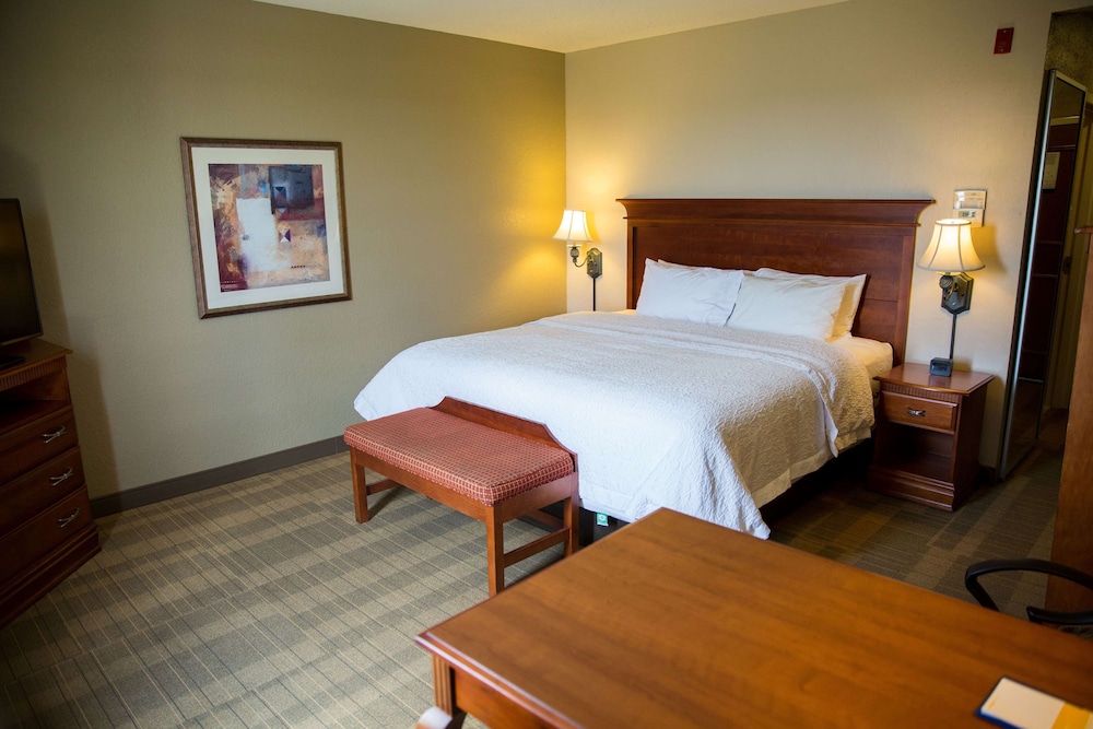 Hampton Inn & Suites McComb - photo 13