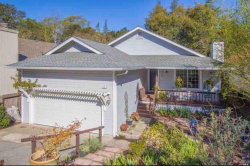 Enchanting Sonoma Wine Country Retreat 3BD2BA in Sonoma, United States