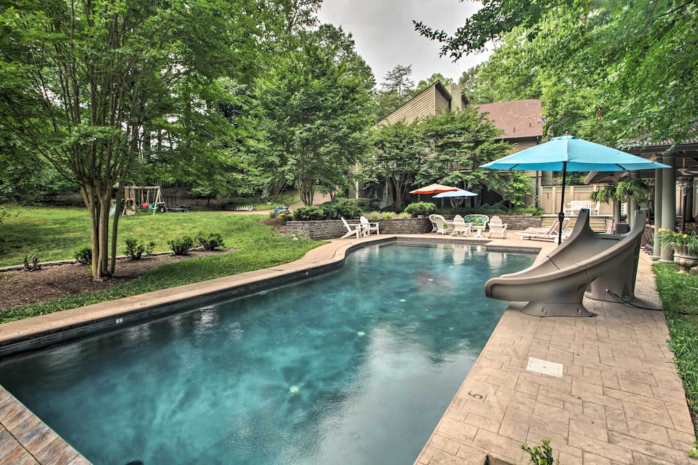 The White Elephant Inn Getaway with Pool and Hot Tub — 4-Star Luxury Hotel in Lexington, United States