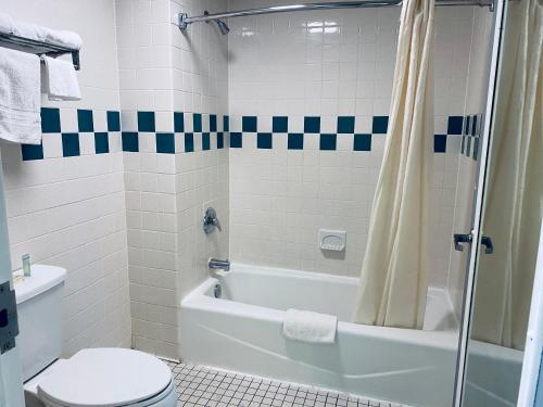 Excel Inn & Suites - photo 11