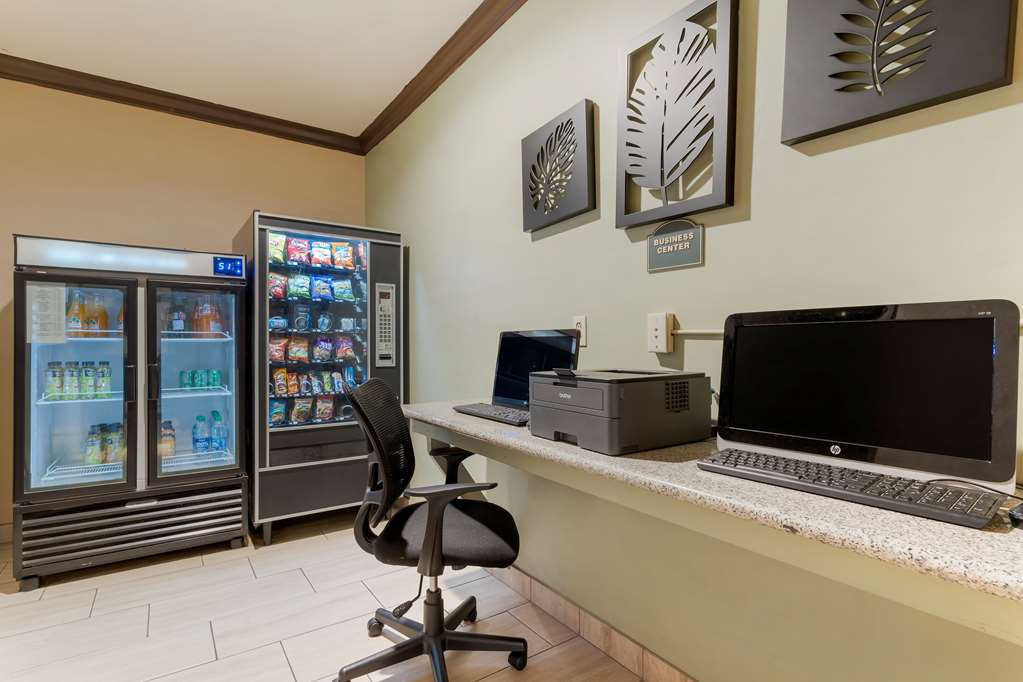 Best Western Plus Forest Park Inn - photo 12