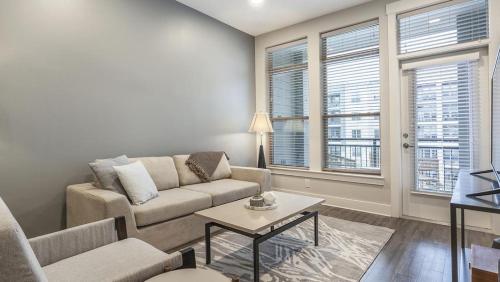 Landing Modern Apartment with Amazing Amenities — 4-Star Luxury Hotel in Franklin, United States