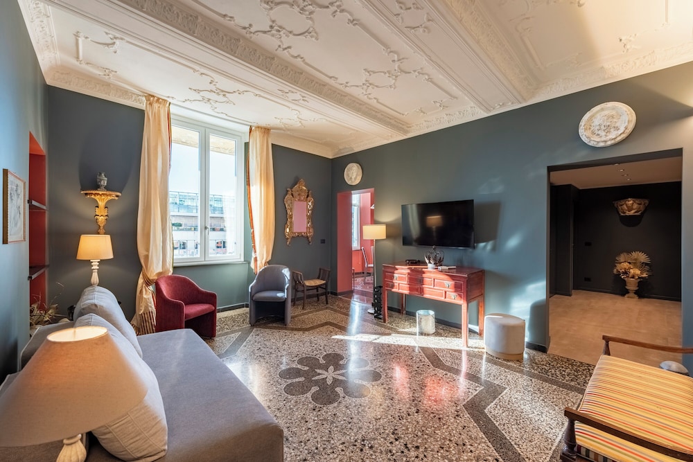 Precious House Genova Porto Antico — 4-Star Luxury Hotel in Genoa, Italy