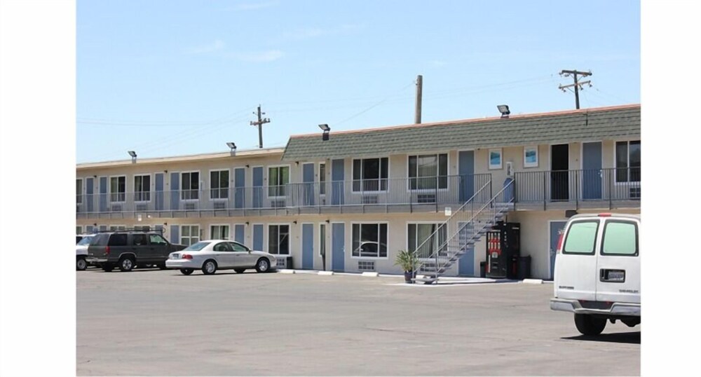 Parkway Inn Fresno - photo 22