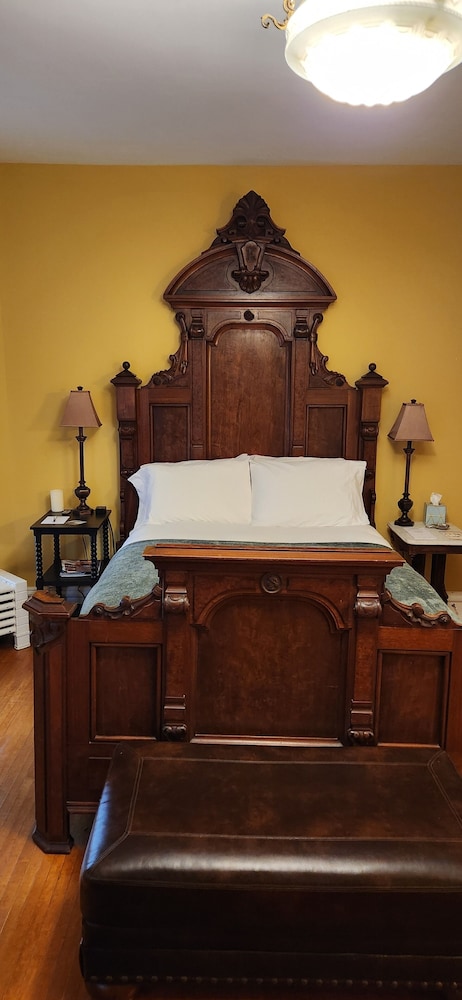 Oaklawn Inn Llc - photo 41
