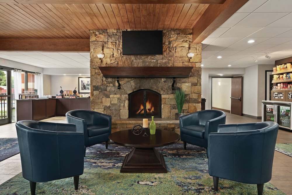 Hampton Inn Atlanta Stone Mountain - photo 2