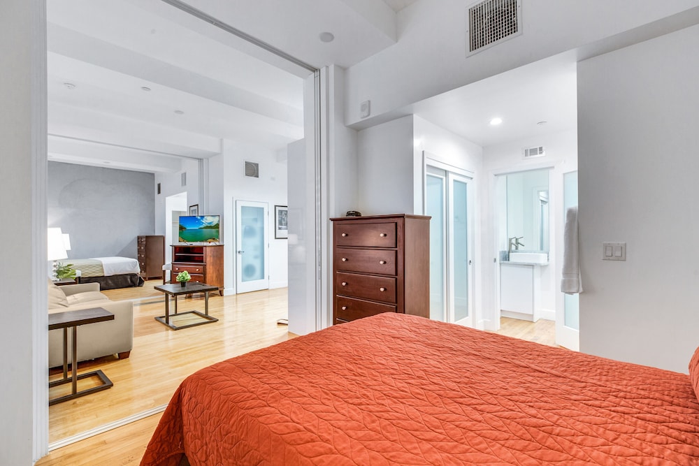 One Lux Stay HWH Downtown Los Angeles - photo 30