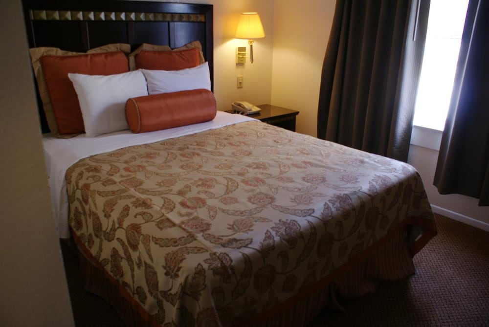 Harborview Inn & Suites San Diego Harbor - photo 20
