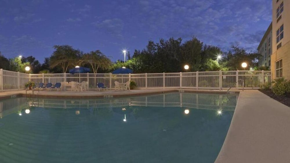 Holiday Inn Express Suites Plant City by IHG - photo 23