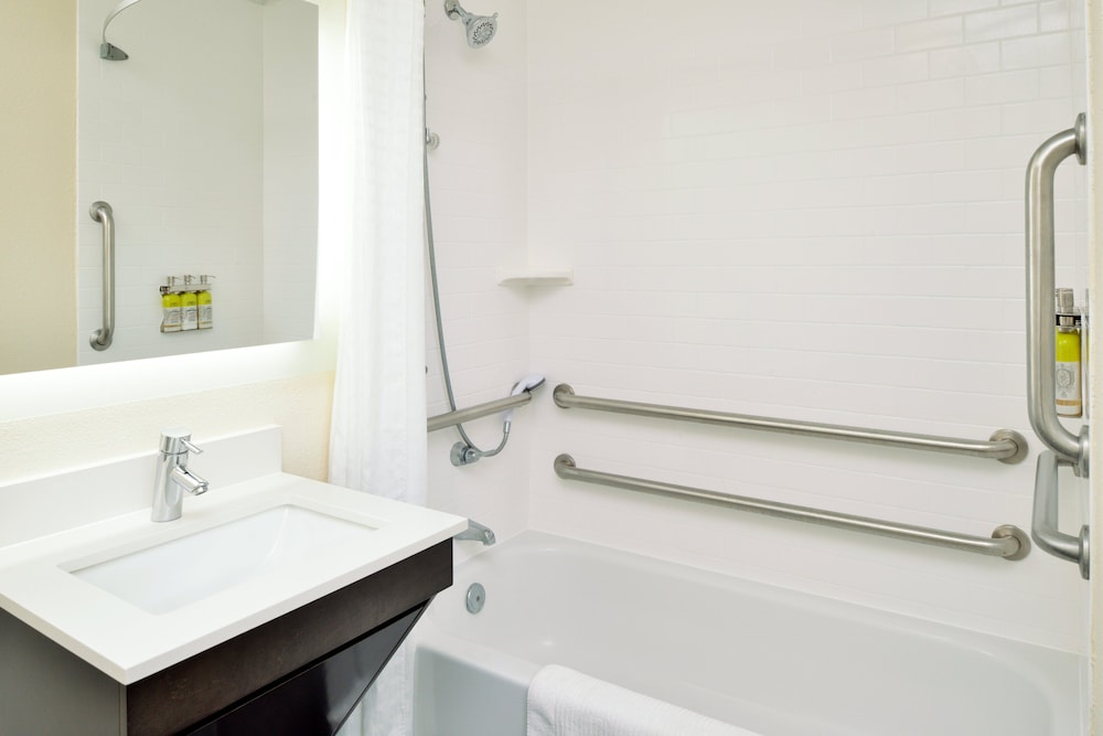 Candlewood Suites Winchester by IHG - photo 30
