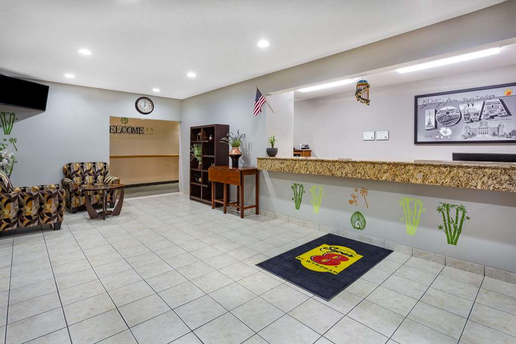 Super 8 by Wyndham Fort Dodge IA - photo 6