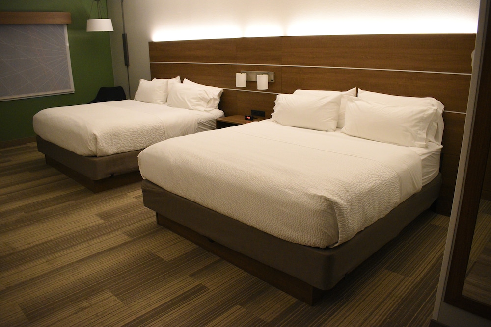 Holiday Inn Express & Suites South Lincoln by IHG - photo 22