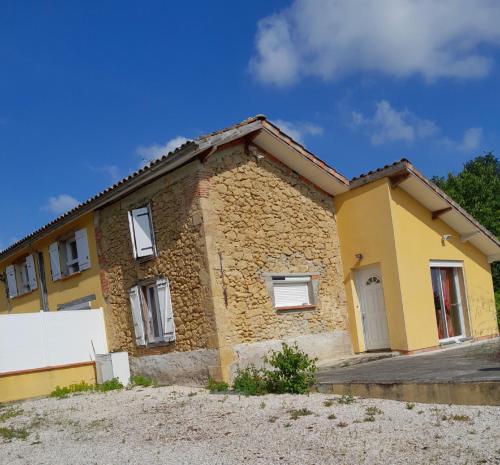 Gîte 2 Sm — hotel in Saint-Medard-En-Jalles