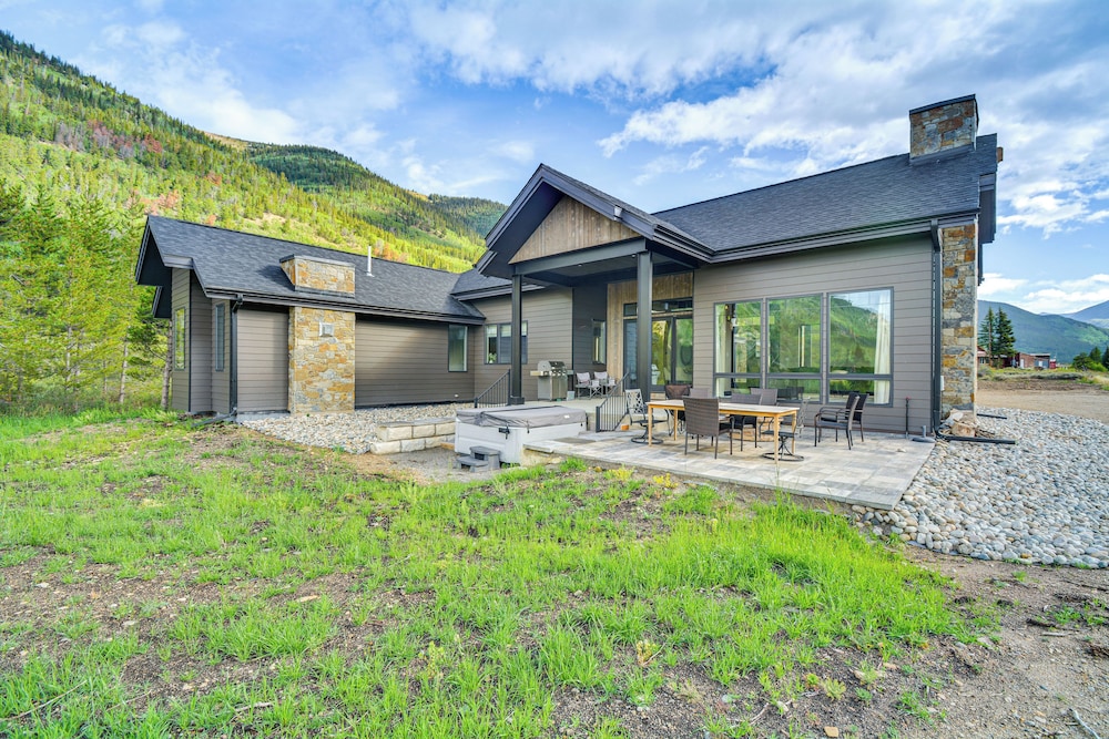 4 Mi to Dtwn: Leadville Retreat w Hot Tub in Leadville, United States