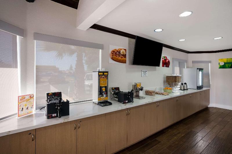 Quality Inn Elk Grove Sacramento - photo 47