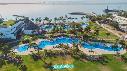 Tamaran Family Villas with Beach Club B Nayar — 4-Star Luxury Hotel in Cruz De Huanacaxtle, Mexico