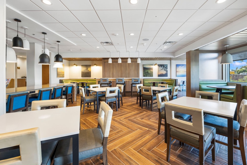 Fairfield by Marriott Inn & Suites San Francisco Airport Oyster Point Area - photo 32