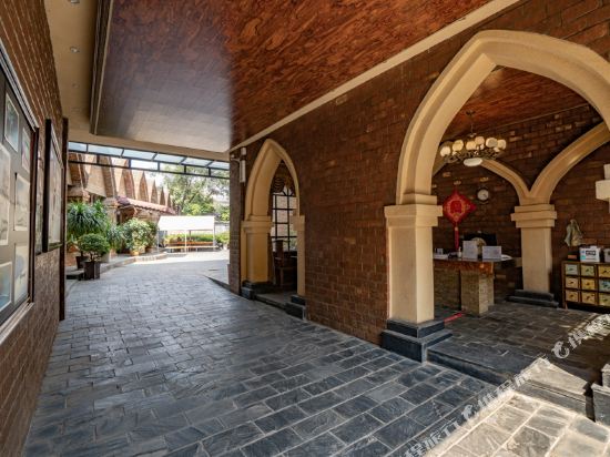 Lizi Mila Pujin Garden Hot Spring Hotel in Miyang, People's Republic of China